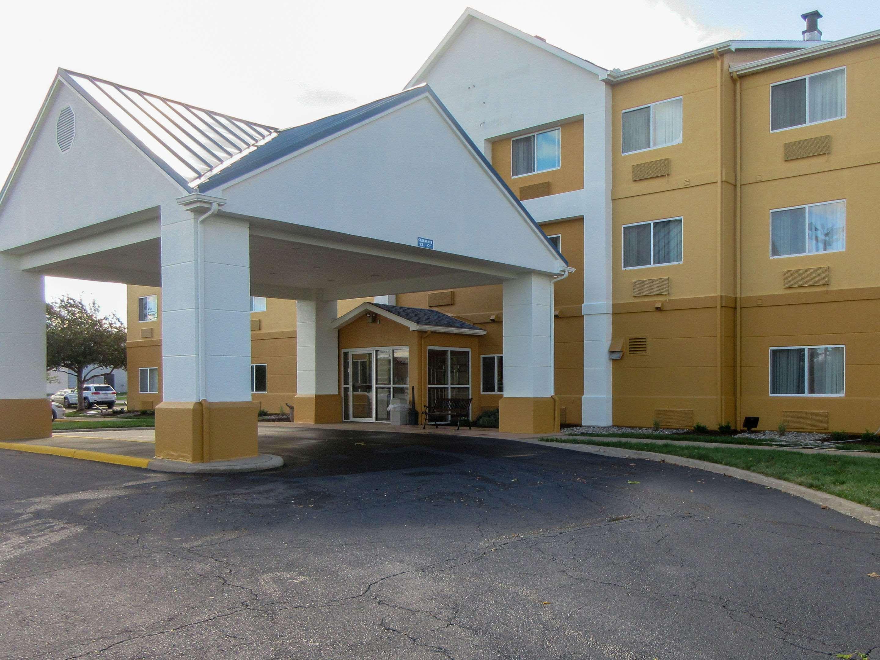 Quality Inn & Suites Bay City Exterior photo