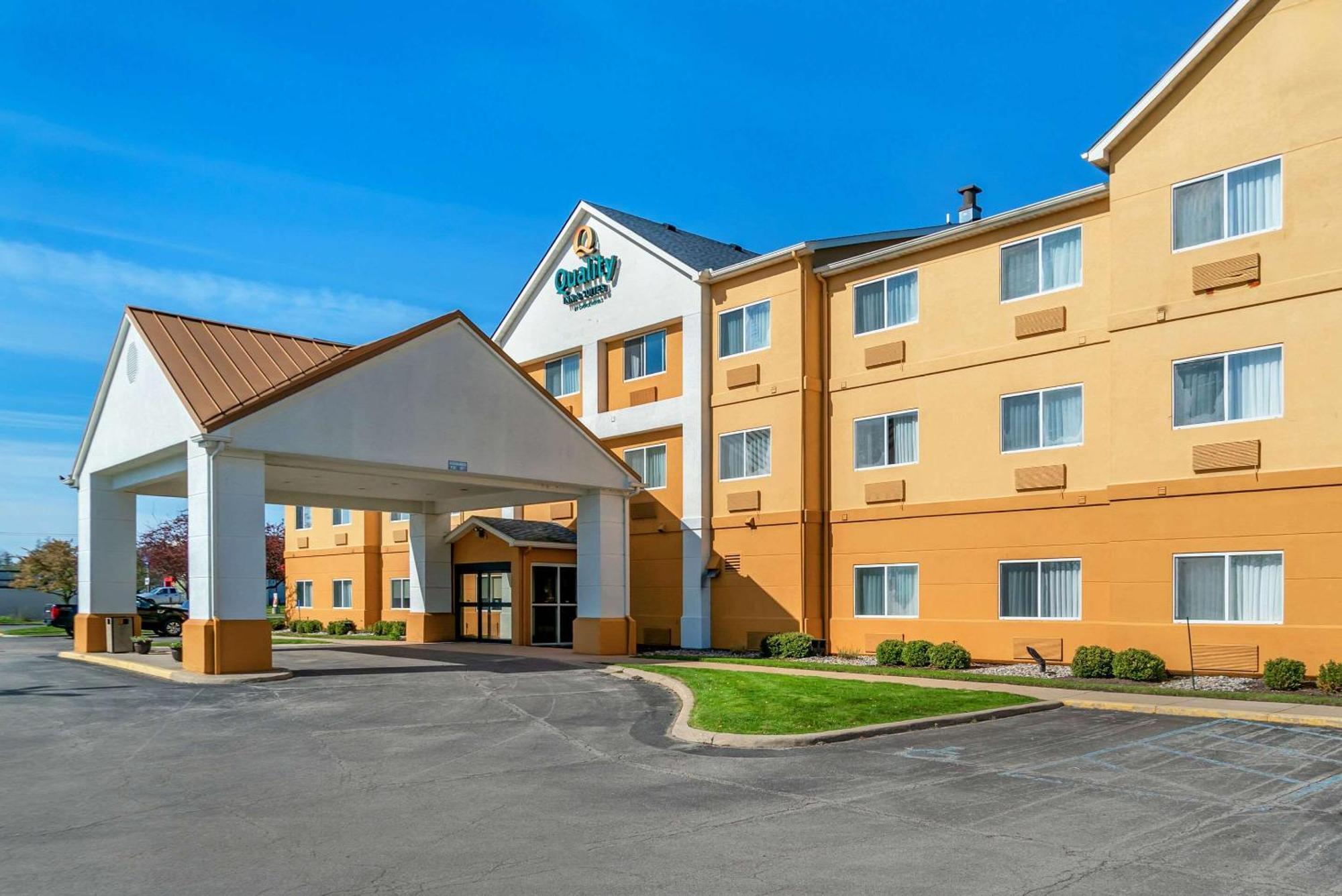 Quality Inn & Suites Bay City Exterior photo